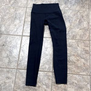 Black Lulu Lemon leggings